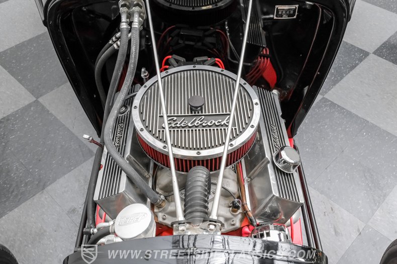 1932 Ford 3-Window 41