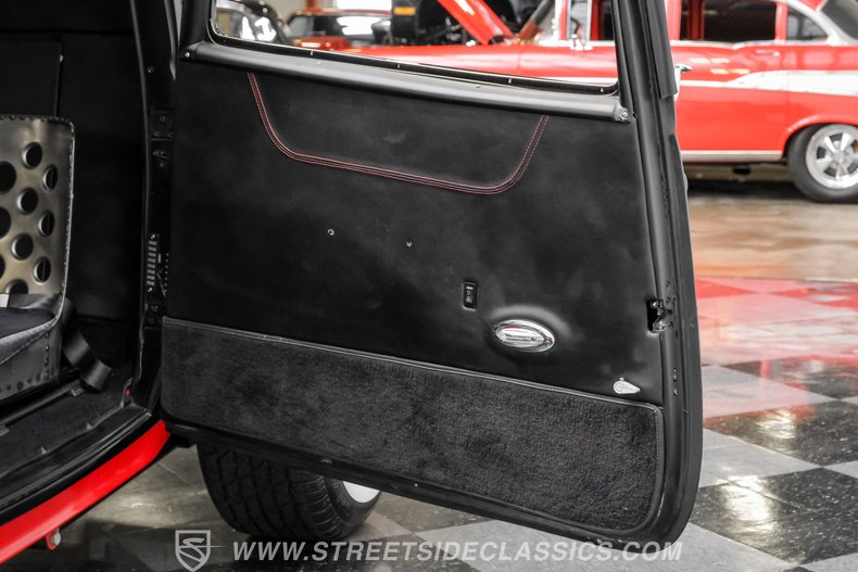 1932 Ford 3-Window 45