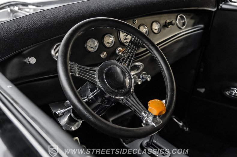 1932 Ford 3-Window 48