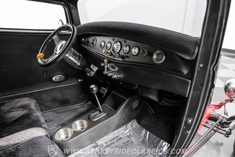 1932 Ford 3-Window 66