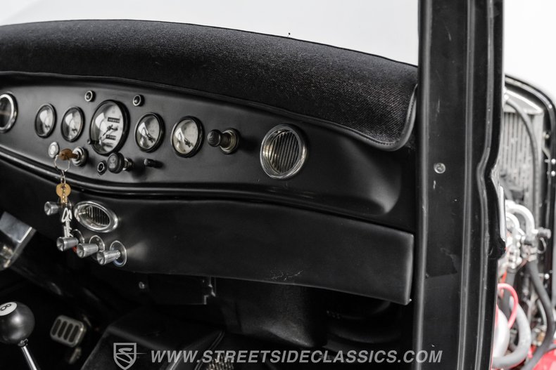 1932 Ford 3-Window 68