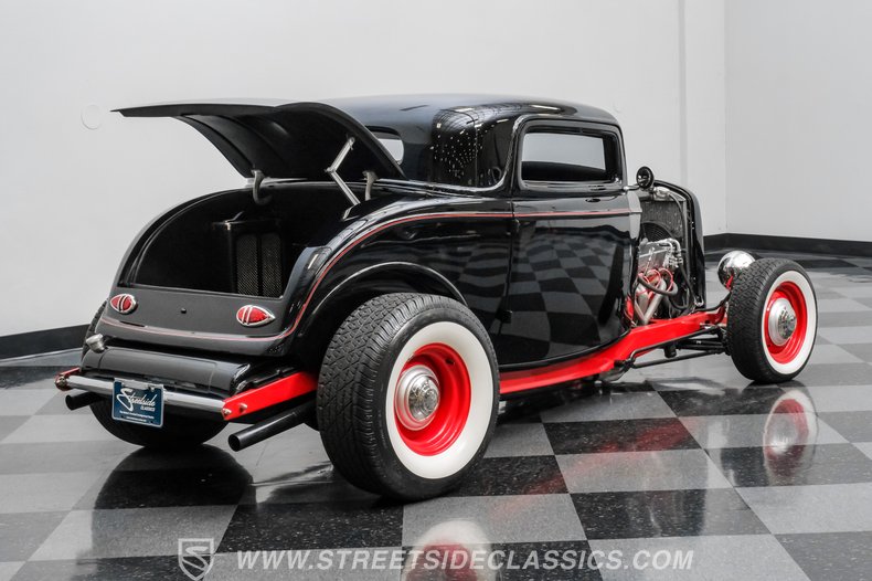 1932 Ford 3-Window 72