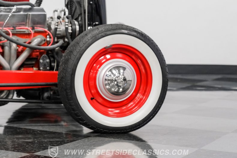 1932 Ford 3-Window 79