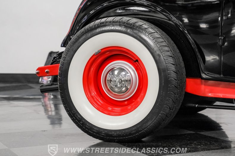1932 Ford 3-Window 78