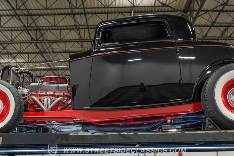 1932 Ford 3-Window 90