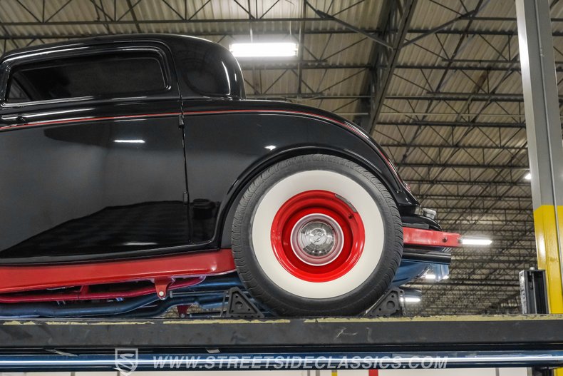 1932 Ford 3-Window 91