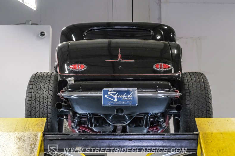 1932 Ford 3-Window 92