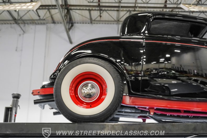 1932 Ford 3-Window 93