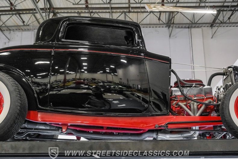 1932 Ford 3-Window 94