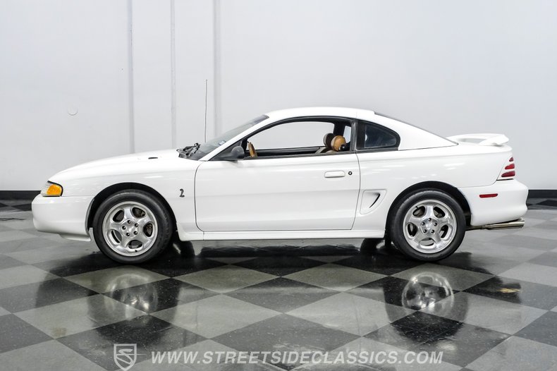 1995 Ford Mustang 2