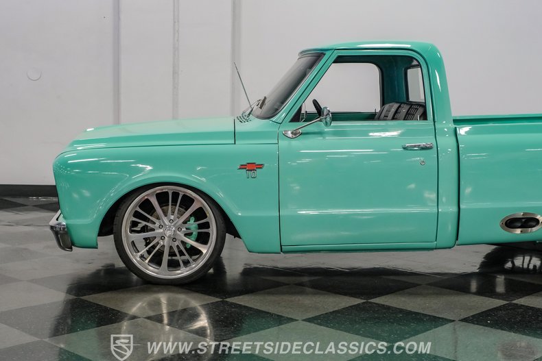 1967 Chevrolet C10 22