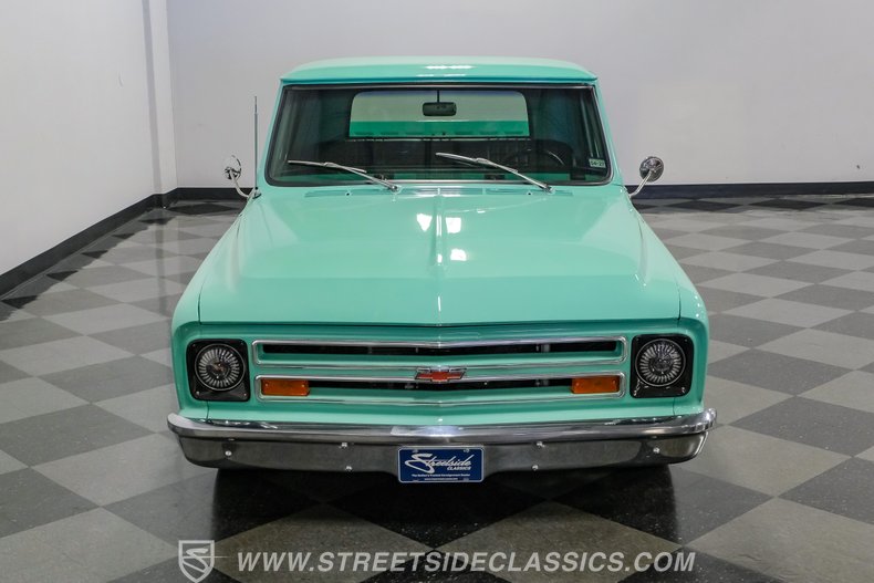 1967 Chevrolet C10 32