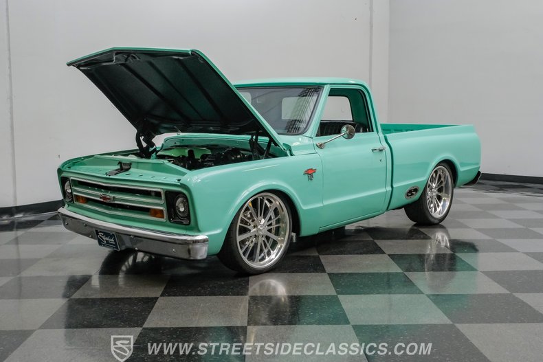 1967 Chevrolet C10 35