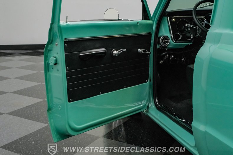 1967 Chevrolet C10 43