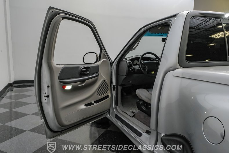 2001 Ford F-150 41