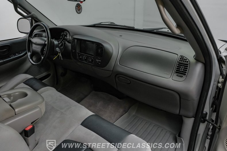 2001 Ford F-150 64