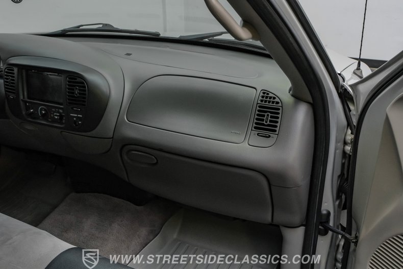 2001 Ford F-150 68