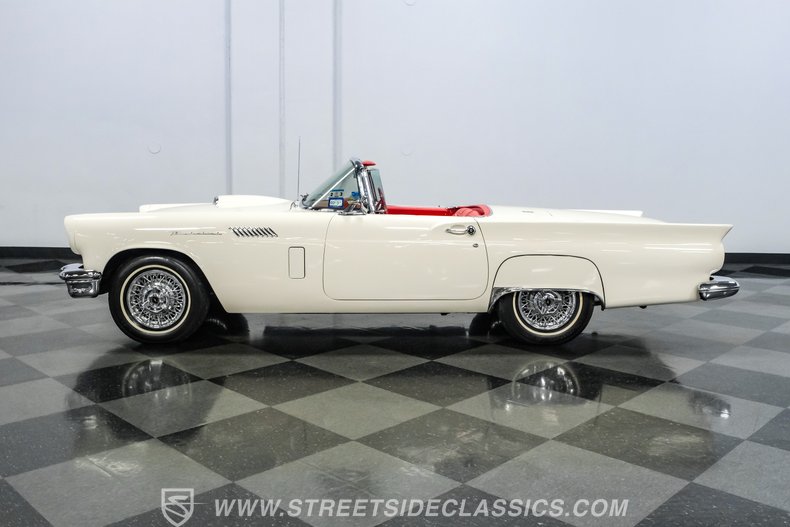 1957 Ford Thunderbird 2