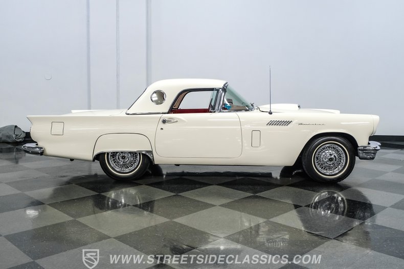 1957 Ford Thunderbird 14
