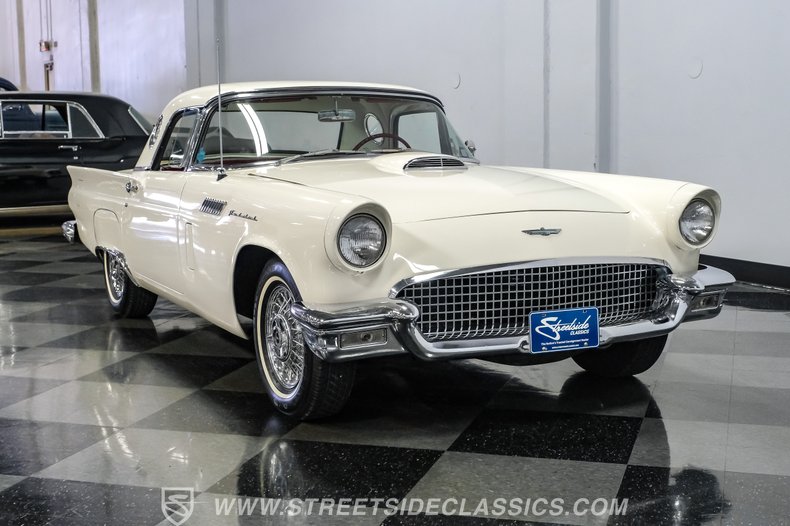 1957 Ford Thunderbird 17