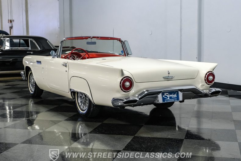 1957 Ford Thunderbird 10