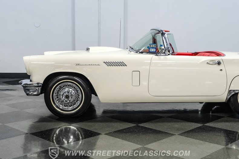 1957 Ford Thunderbird 23
