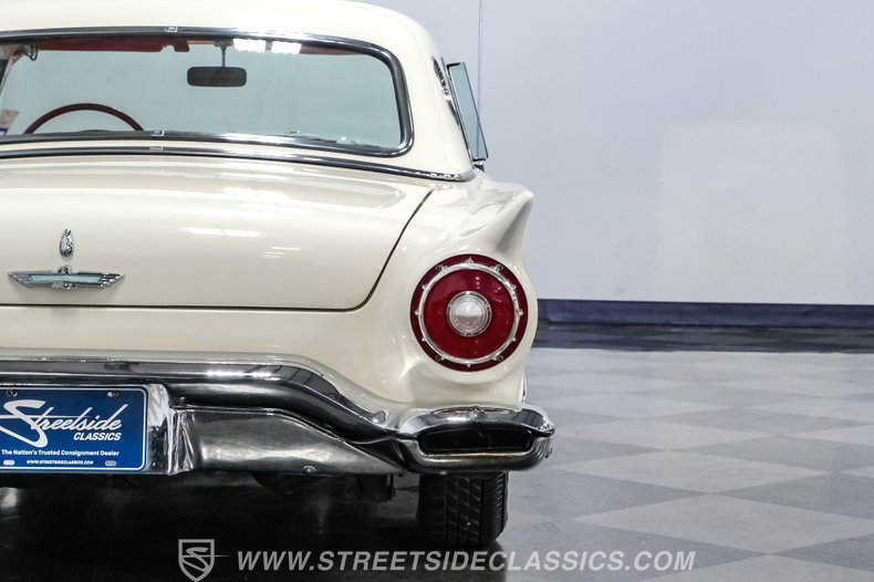1957 Ford Thunderbird 26