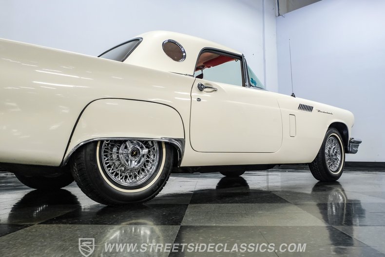1957 Ford Thunderbird 28