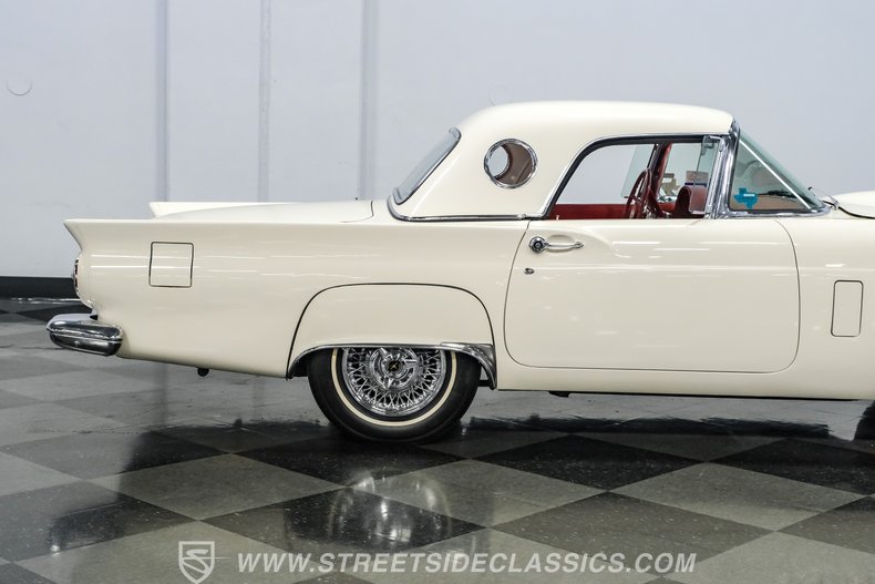 1957 Ford Thunderbird 29