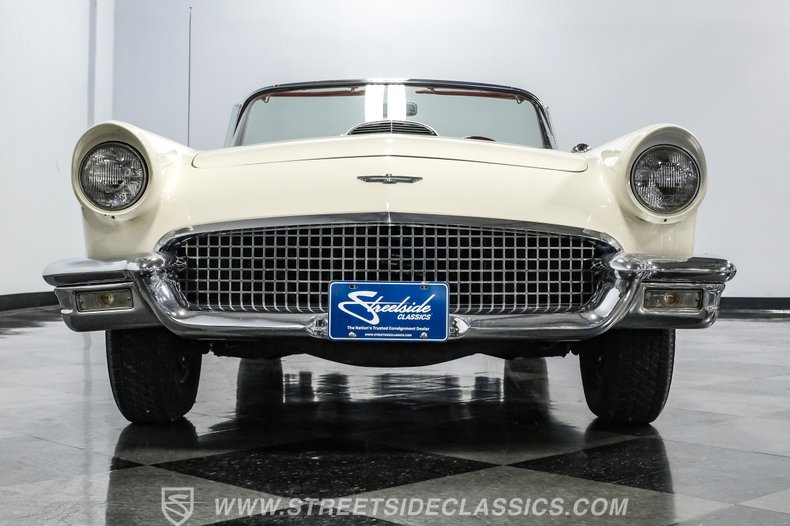 1957 Ford Thunderbird 31