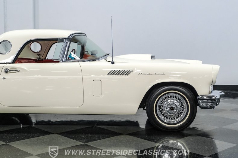 1957 Ford Thunderbird 30