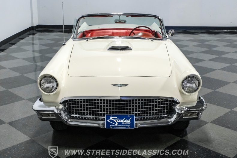 1957 Ford Thunderbird 33