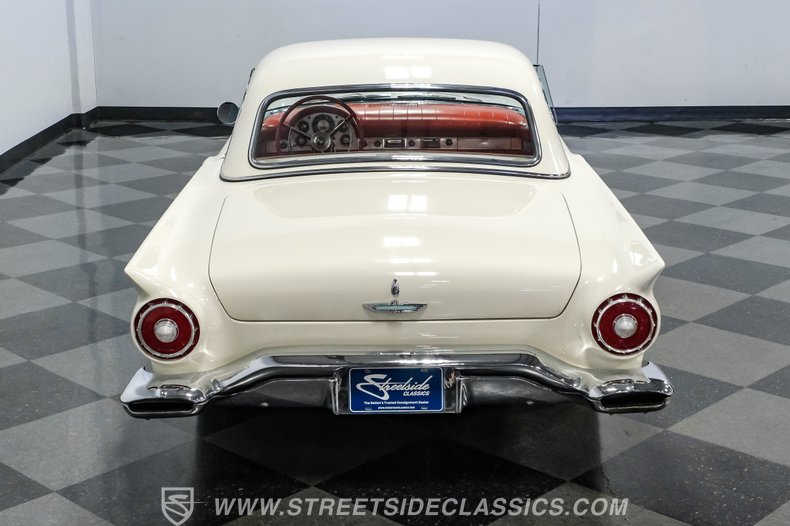 1957 Ford Thunderbird 34