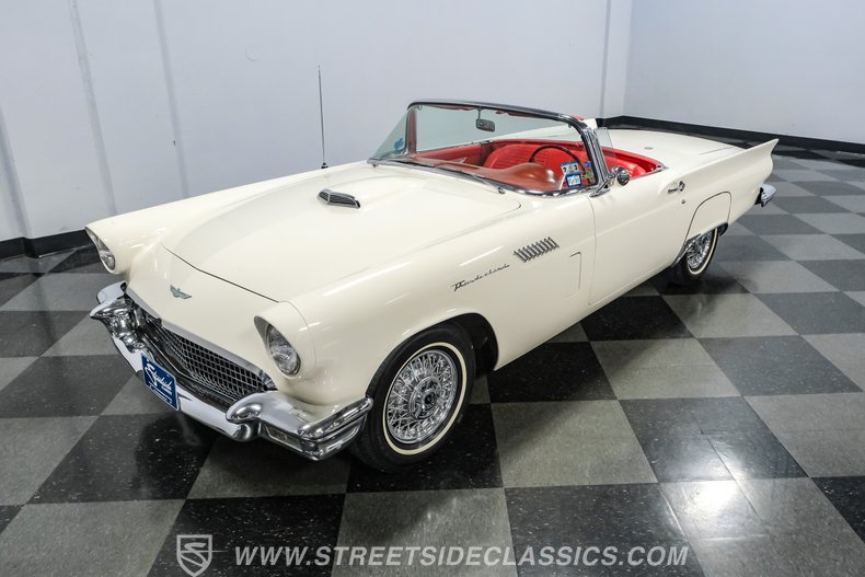 1957 Ford Thunderbird 35