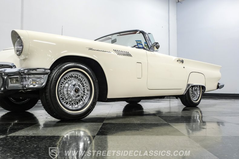 1957 Ford Thunderbird 22