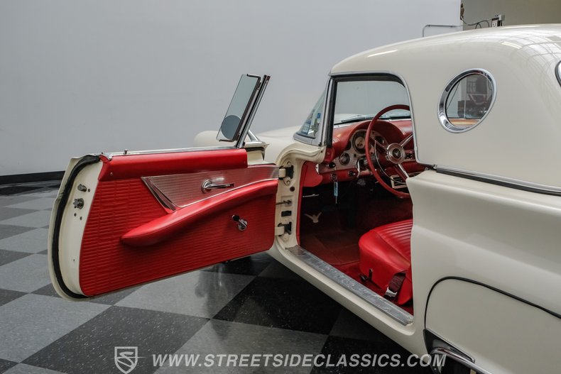 1957 Ford Thunderbird 44