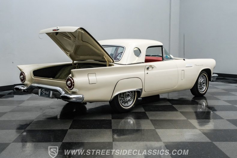 1957 Ford Thunderbird 70