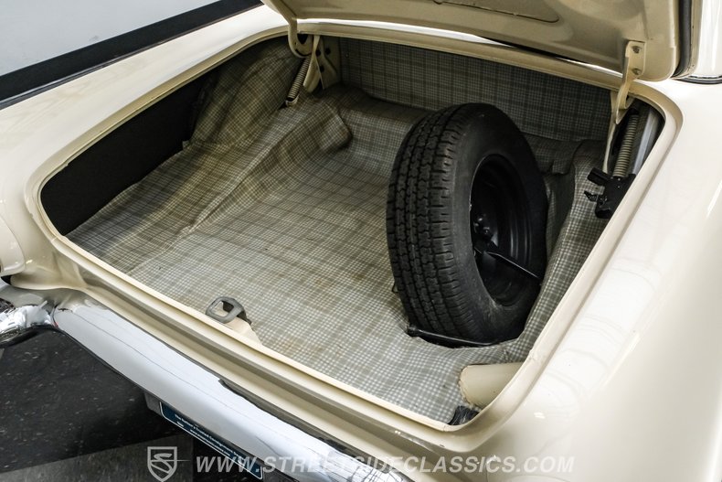 1957 Ford Thunderbird 71