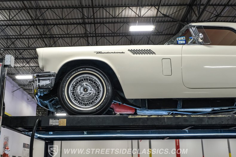 1957 Ford Thunderbird 86