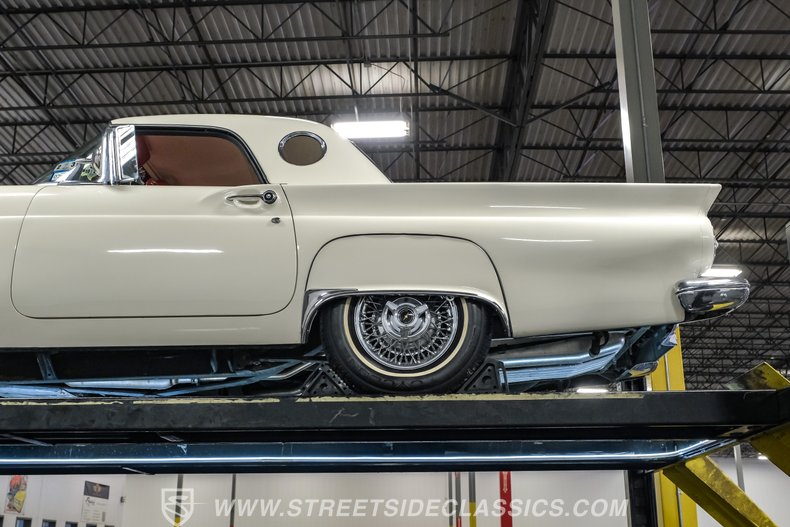 1957 Ford Thunderbird 88
