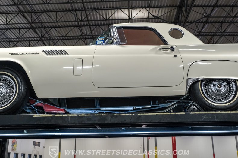 1957 Ford Thunderbird 87