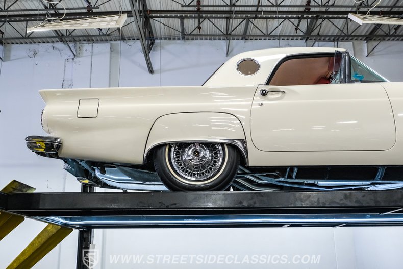 1957 Ford Thunderbird 90