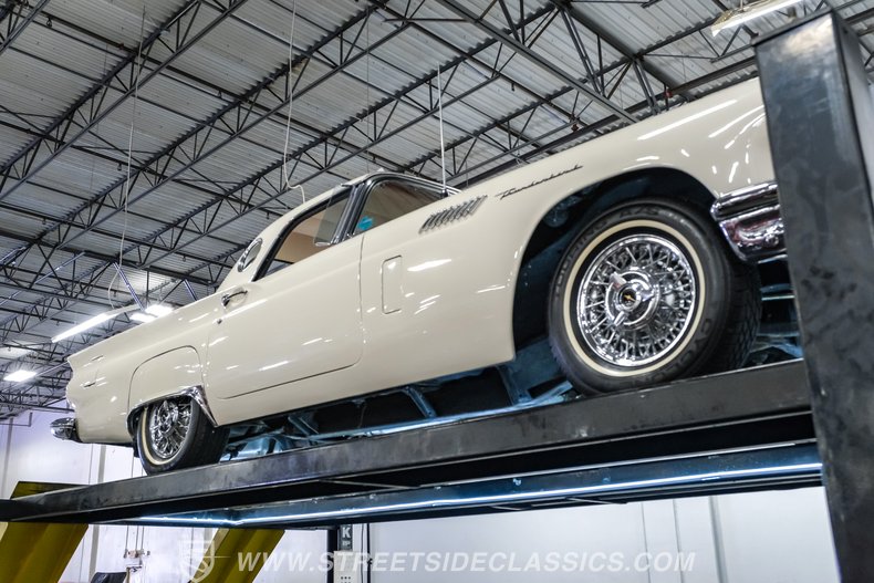 1957 Ford Thunderbird 93