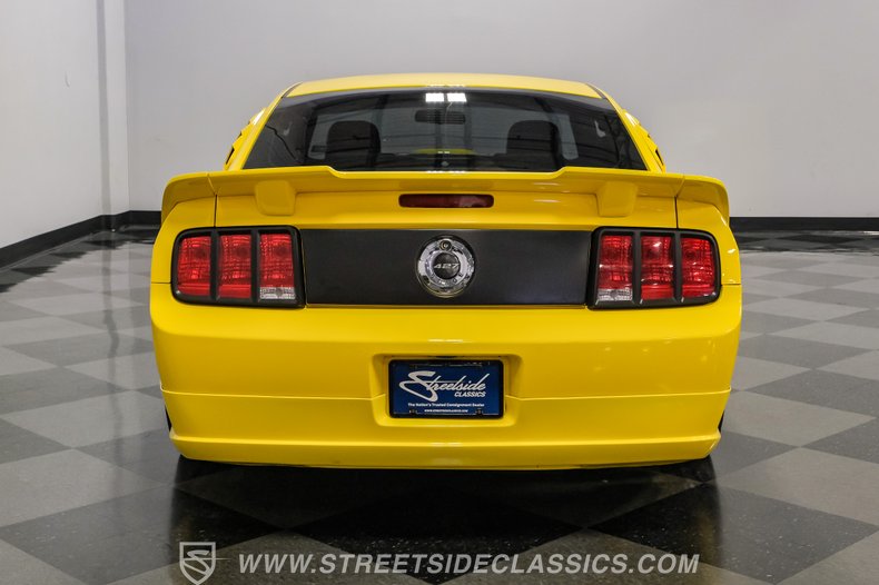 2005 Ford Mustang 11