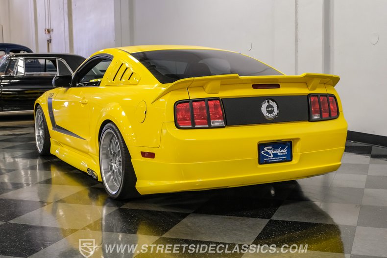 2005 Ford Mustang 10