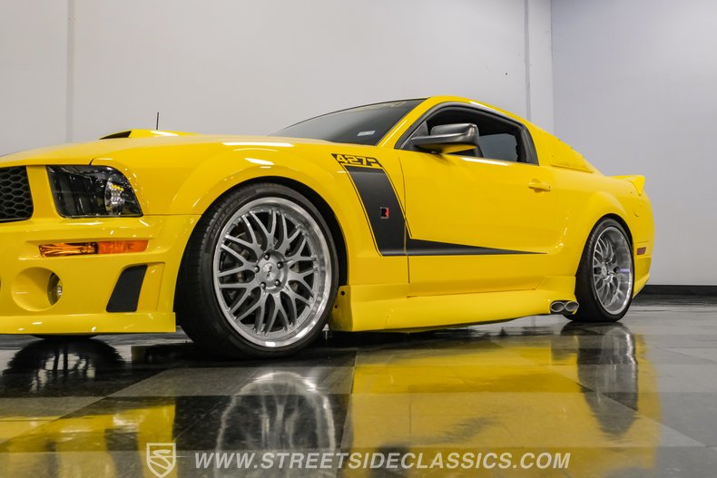 2005 Ford Mustang 22
