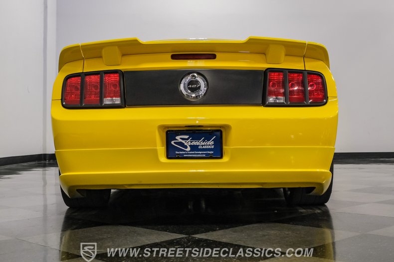 2005 Ford Mustang 32