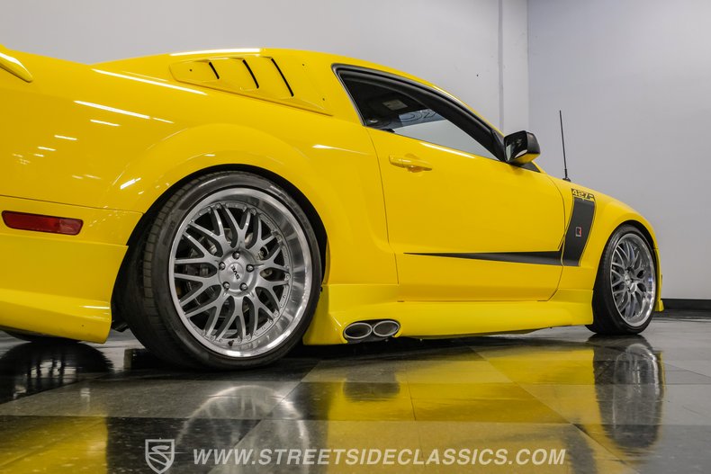 2005 Ford Mustang 28