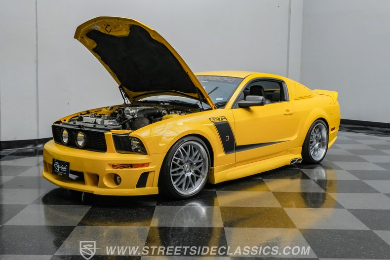 2005 Ford Mustang 36