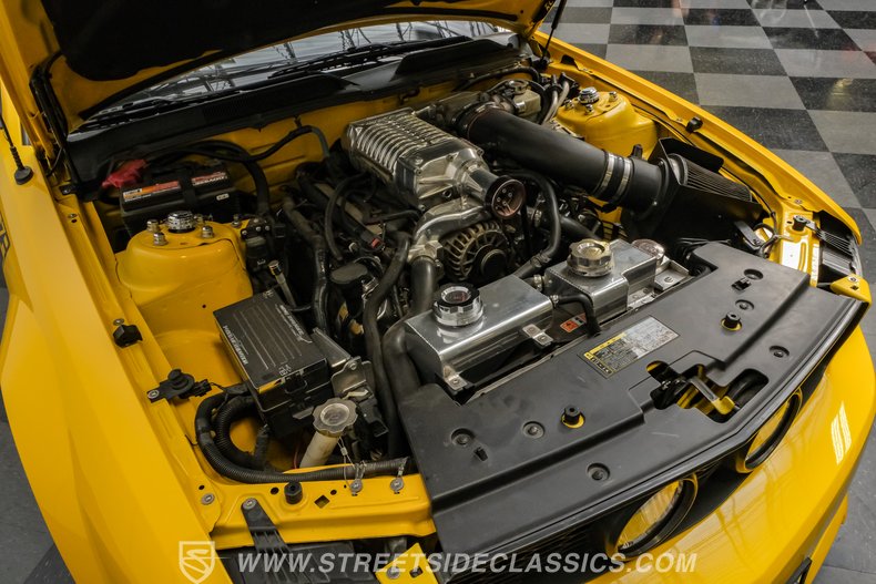 2005 Ford Mustang 39